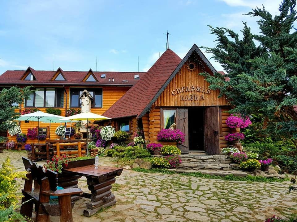 Spravzhnya Kazka Hotel Podobovets Exterior photo